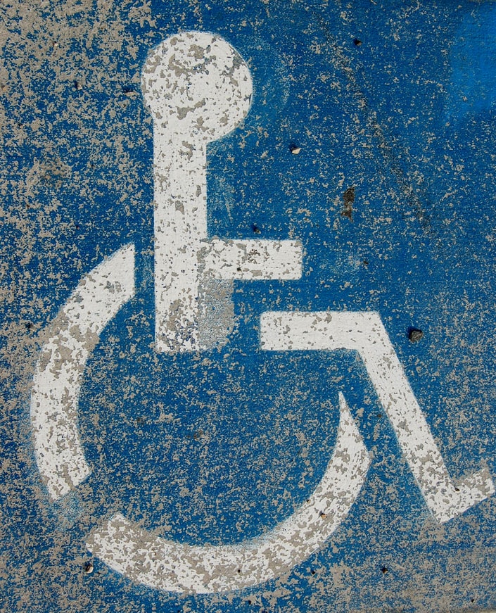 Fotografía del Símbolo Internacional de Accesibilidad.